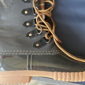 Duck boots